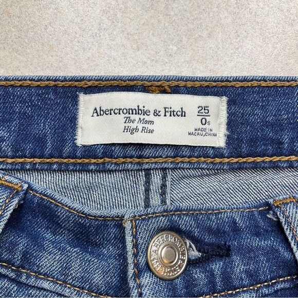 A&F Curve Love Mom High‎ Rise 25 Short Medium Ripped Wash - Picture 5 of 6